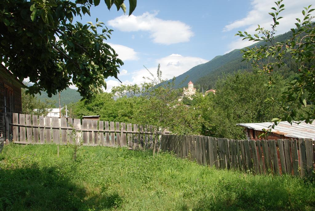 Keti Pilpani Guesthouse Местія Екстер'єр фото