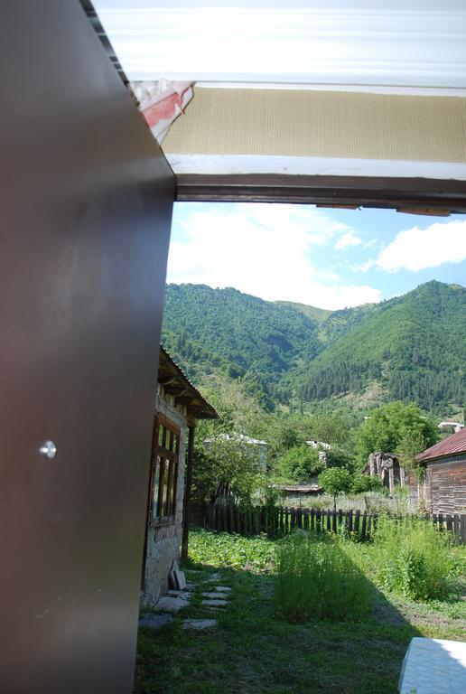 Keti Pilpani Guesthouse Местія Екстер'єр фото
